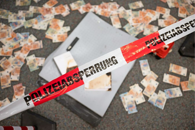 Tter scheitern beim Sprengen eines Geldautomaten in hlingen-Birkendorf