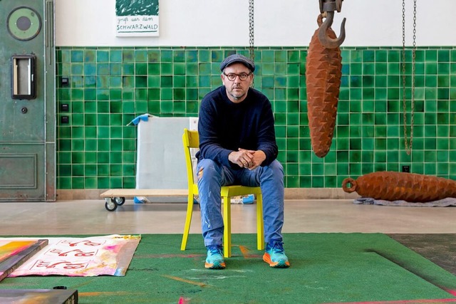 Stefan Strumbel in seinem Atelier in Offenburg  | Foto: Joss Andres
