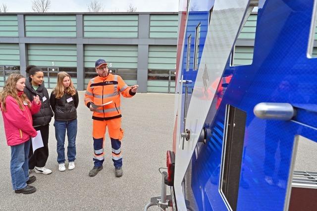 Beim Girls' Day wirbt die Freiburger Autobahnmeisterei um Straenwrterinnen