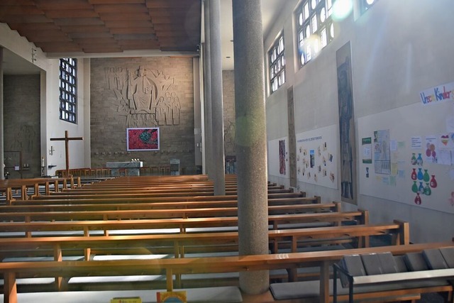 Den Innenraum der katholischen Kirche ...fingen darf derzeit niemand betreten.   | Foto: Max Schuler
