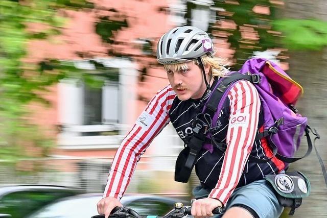 Dokumente, Sperma, auch mal einen lebenden Fisch: Fahrradkuriere in Freiburg transportieren (fast) alles