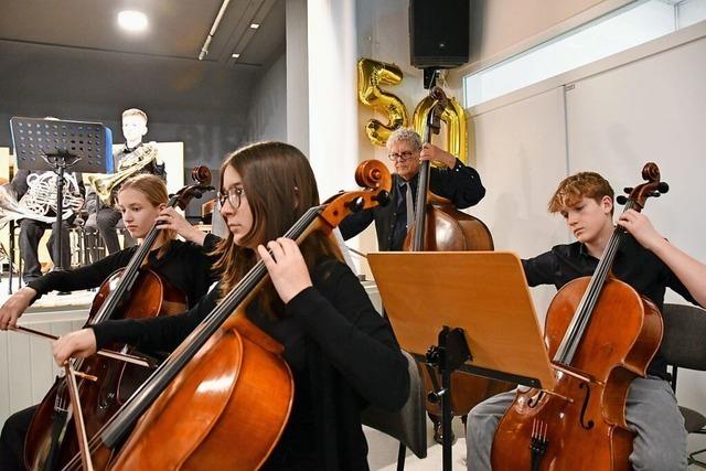 Beim Festakt zu ihrem 50-jhrigen Bestehen zeigt die Musikschule Lrrach,was sie draufhat