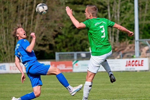 uerst umkmpft ging es zwischen Yann...Rasmus vom 1. FC Rielasingen-Arlen zu.  | Foto: Wolfgang Scheu