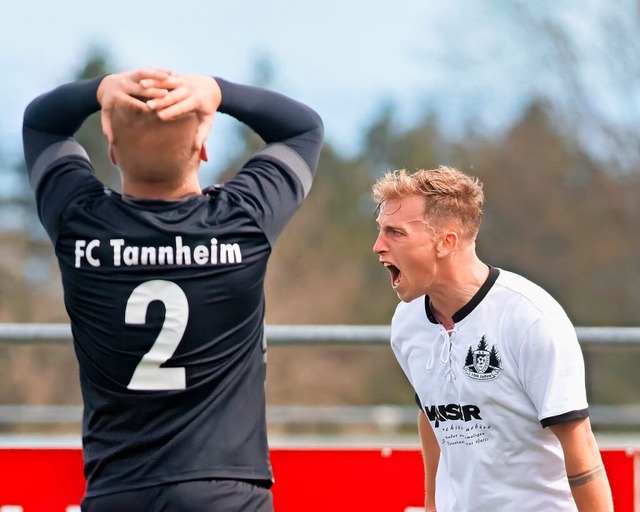 Ein erlsender Schrei: Zwei von drei T... steuerte  Ruben Gantert (rechts) bei.  | Foto: Wolfgang Scheu