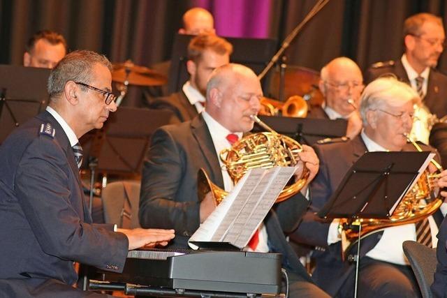 Der Musikverein Fahrnau und das Polizeiorchester Basel liefern eine opulente Klangflle