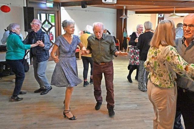 In Freiburg-Landwasser tanzen sich Senioren zurck in die Jugend