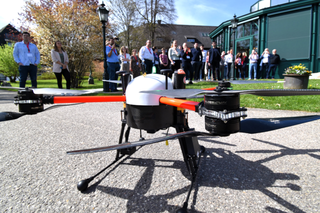 Ein Freiburger Verein setzt Drohnen fr den Defibrillator-Transport ein