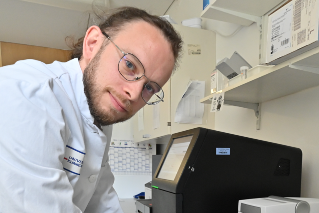 Wie ein Virologe der Freiburger Uniklinik mit Virenanalyse die Covid-Behandlung verbessert