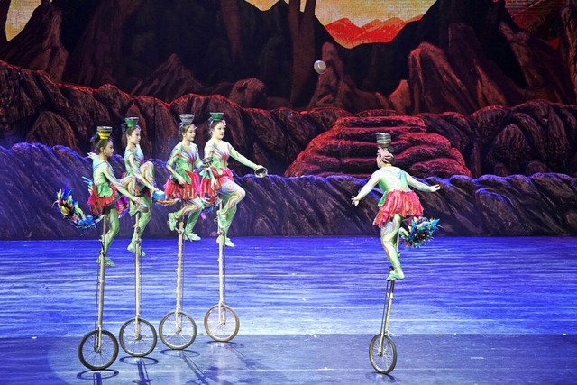 &#8222;Das habe ich noch nie live gese... jahrhundertealte Disziplin aus China.  | Foto: Young Stage