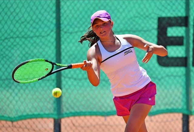 Hoffnungstrgerin der Tennisspielerinn...nberg: Angelina Da Silva Guggenbhler  | Foto: Achim Keller
