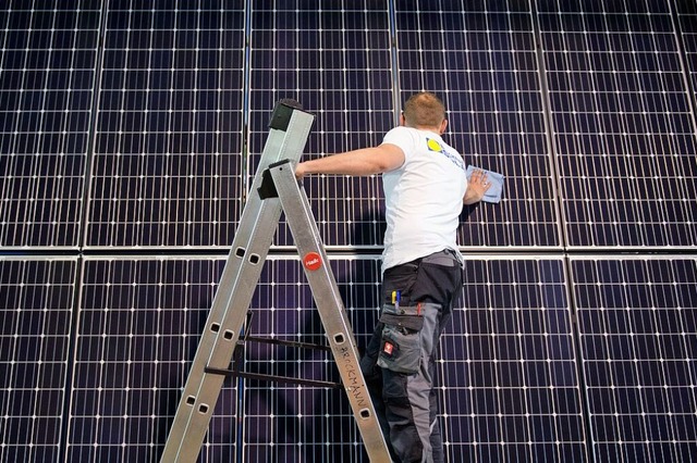 Der Ausbau der Solarenergie in Basel soll massiv vorangetrieben werden.  | Foto: Arno Burgi