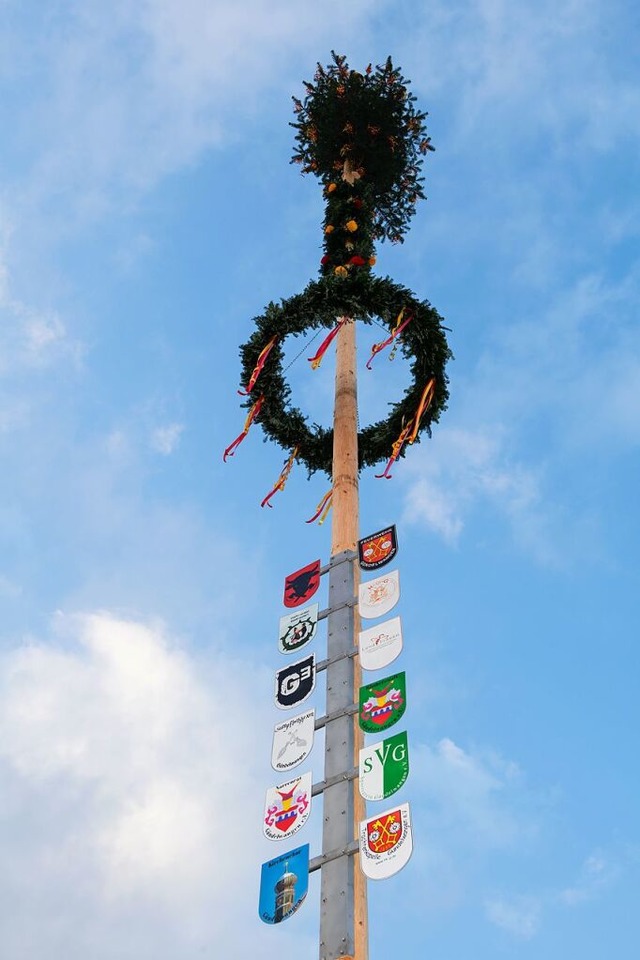 Ein Maibaum, wie hier 2019, gab es in diesem Jahr in Gndelwangen nicht.  | Foto: Wolfgang Scheu