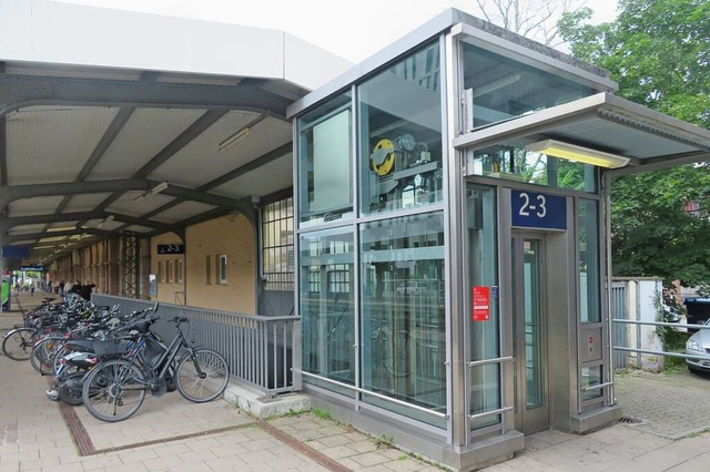Ab kommender Woche sollen die Aufzge am Lrracher Bahnhof erneuert werden.  | Foto: Peter Gerigk
