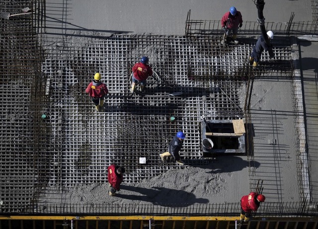 Die IG Bau will auf den Baustellen streiken.   | Foto: Soeren Stache (dpa)