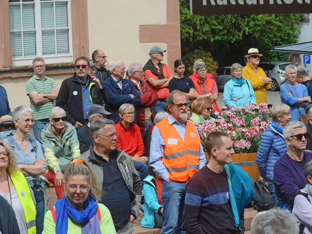 ber 700 Menschen sind am Samstag auf den Ettenheimer Rathausplatz gekommen, um ein Zeichen fr Toleranz, Respekt und Vielfalt zu setzen. Die Eindrcke von der Demonstration in Bildern.