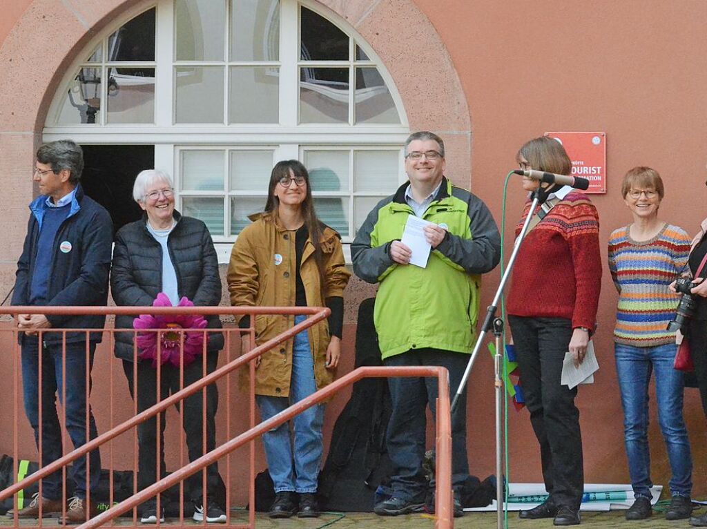 ber 700 Menschen sind am Samstag auf den Ettenheimer Rathausplatz gekommen, um ein Zeichen fr Toleranz, Respekt und Vielfalt zu setzen. Die Eindrcke von der Demonstration in Bildern.