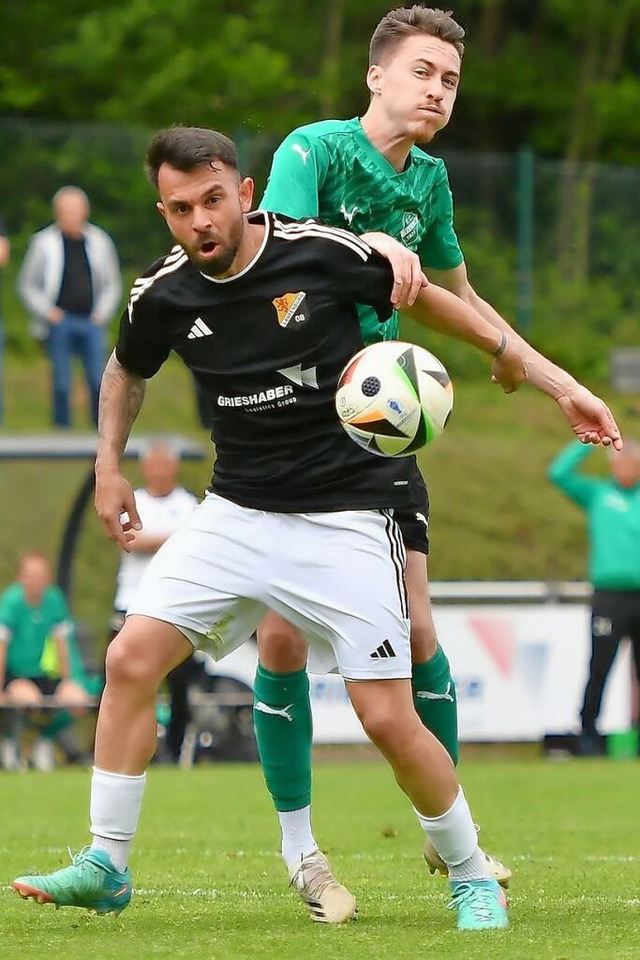 Neuntes Tor im zehnten Spiel: Sandro D...ch. Der Tabellenfhrer gewann mit 4:1.  | Foto: Jrgen Rudigier