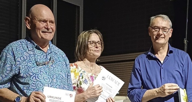 Die Geehrten: Walter Hollatz, Christa Brutsche und Christoph Bchle (von links)  | Foto: Reinhard Herbrig