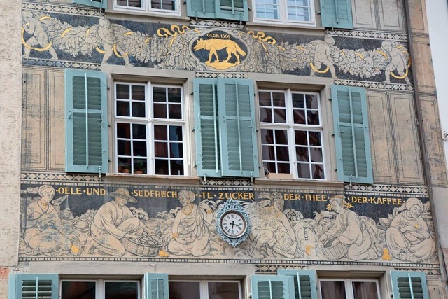 Die Fassade eines alten &#8222;Kolonialwarenladen&#8220; in Basel  | Foto: Annette Mahro