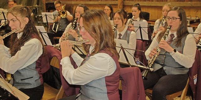 Blasmusik, hier beim Auftritt des Musi... Frhlingsfest in Dossenbach angesagt.  | Foto: Petra Wunderle