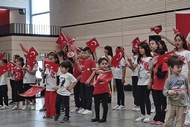 Kinderfest zum trkischen Nationaltag