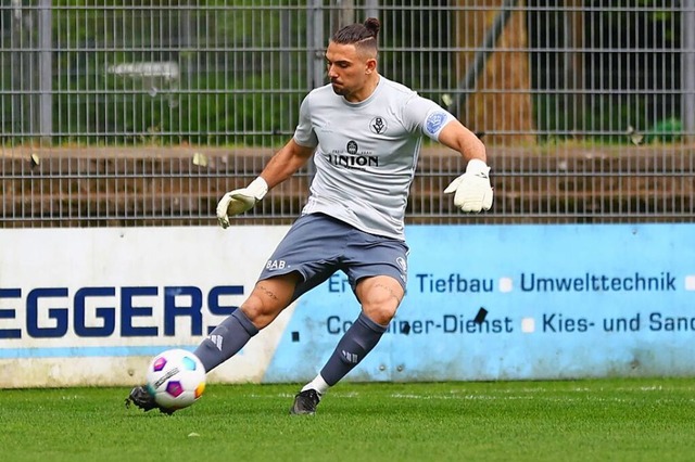 Der ehemalige Villinger Keeper Andrea ...en Bremer SV in der Regionalliga Nord.  | Foto: IMAGO