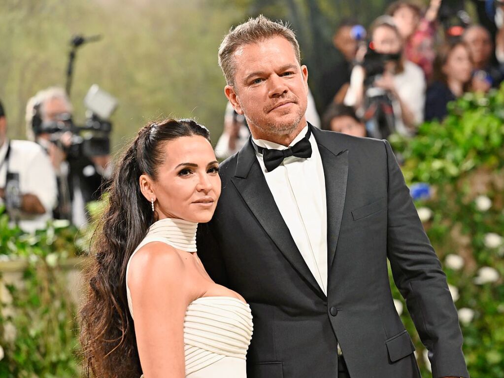 Luciana Barroso (l) und Matt Damon