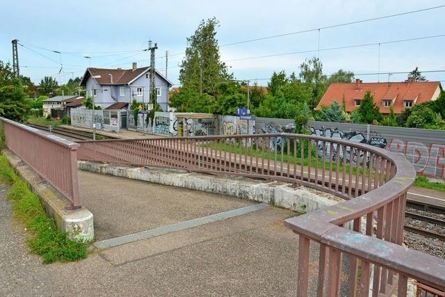 29-Jhriger erpresst am Bahnhof in Schallstadt eine Mutter und lsst Kinderwagen mit Dreijhrigem nicht los