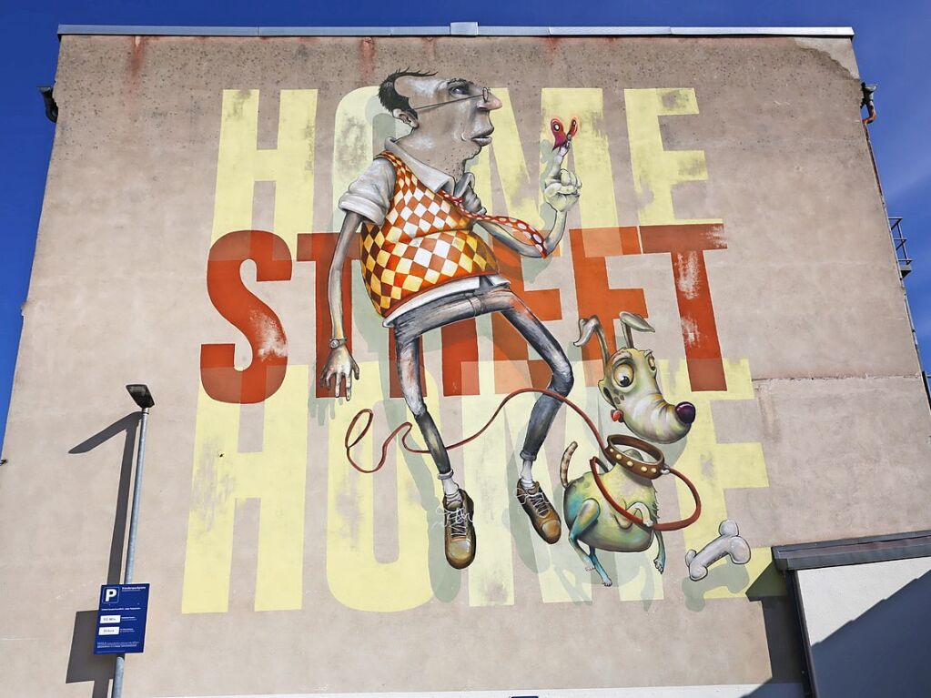 „Home sweet Home“, ein Mural von Smy, Fritz Boogie und Didi an der Rckwand des Vorderhauses in der Fabrik in Herdern
