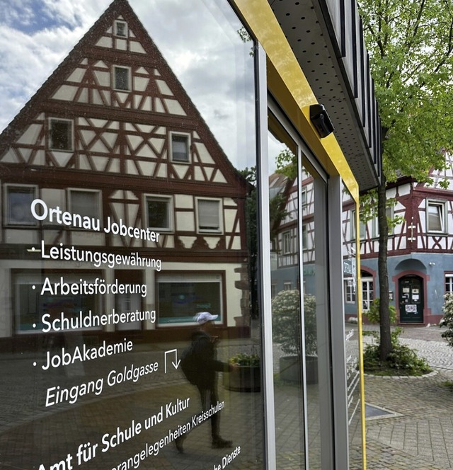 Das Ortenau Jobcenter in der Lange Strae.  | Foto: Helmut Seller