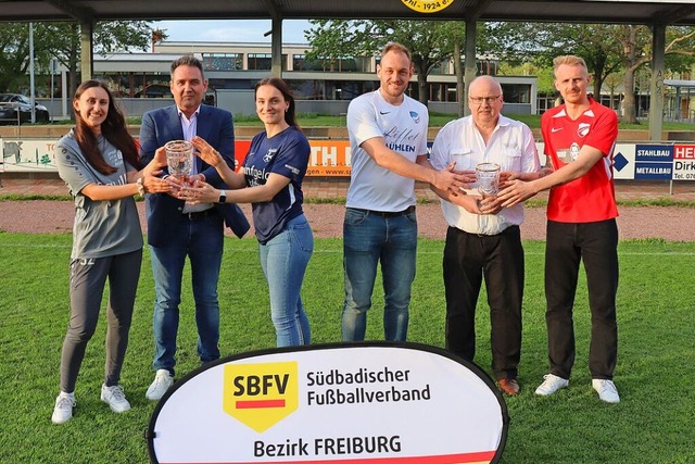 Spielfhrerinnen, Kapitne und Funktio... Reinbold und Nico Berger vom SC March  | Foto: Fritz Zimmermann