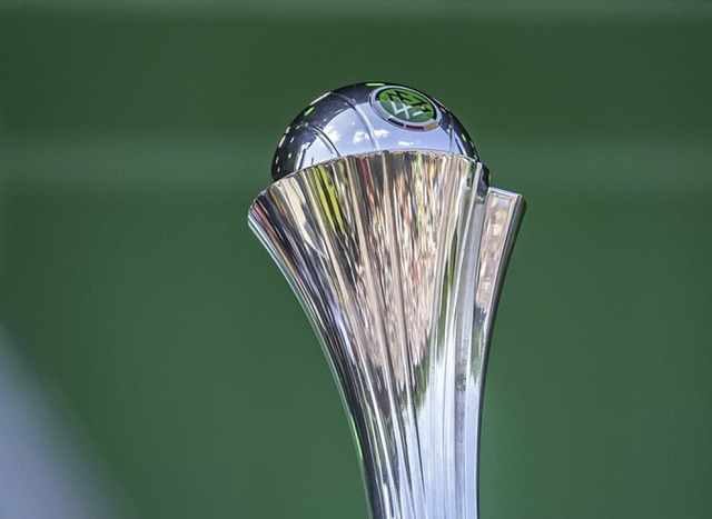 Der DFB-Pokal der Frauen  | Foto: David Inderlied (dpa)