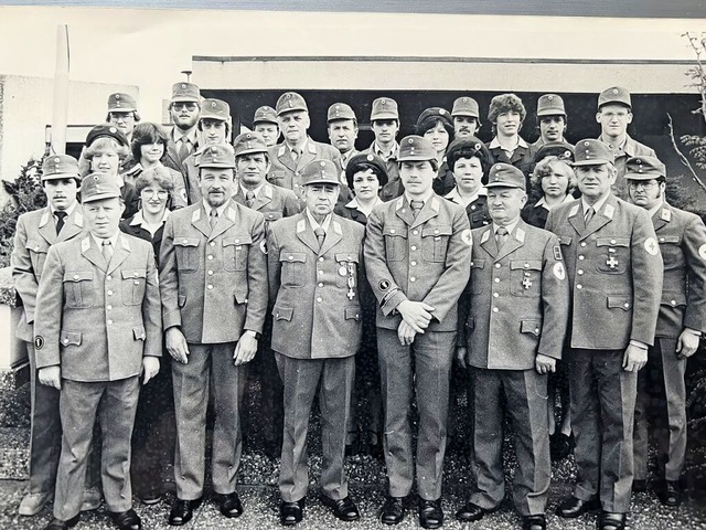 Der DRK-Ortsverein Wyhl im Jahr 1980 m...ndreas Ziser (3.v. l. vordere Reihe).   | Foto: Jrgen Schweizer