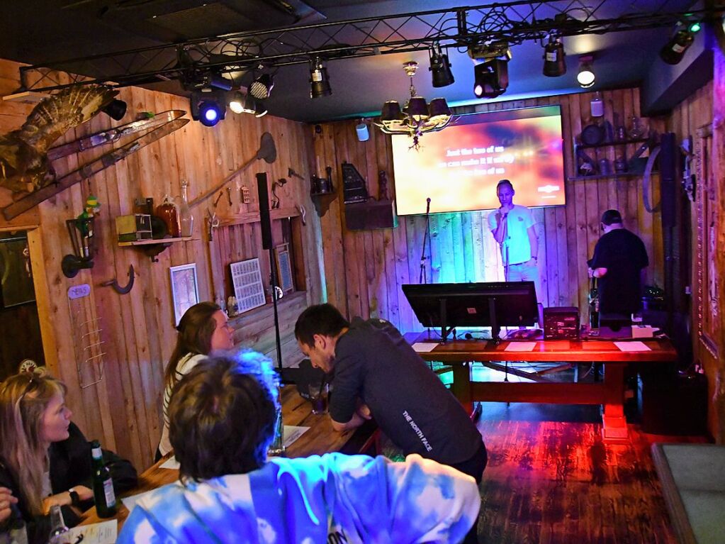 Karaoke in der Schwarzwaldstube