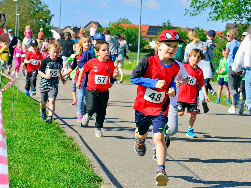 Ein buntes, frhliches Sportfest fr junge und jung gebliebene Luferinnen und Lufer war einmal mehr der Feierabendlauf in Buggingen.