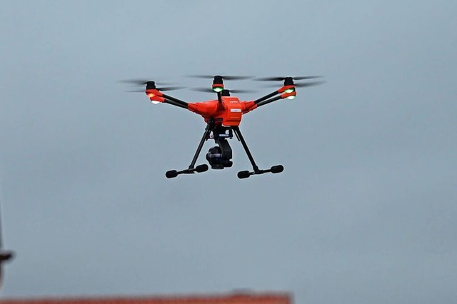 Im Ramen eines Pilotversuchs darf die ...n Basel Drohen einsetzen. (Symbolbild)  | Foto: Uwe Zucchi (dpa)