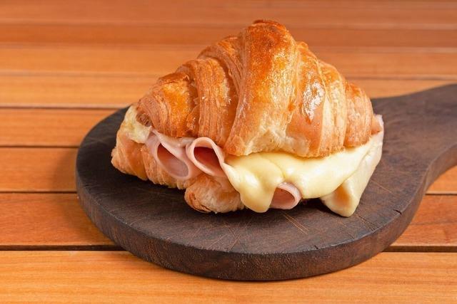 Diese franzsische Gourmet-Bibel macht Appetit auf die Schinken-Croissants von Paris