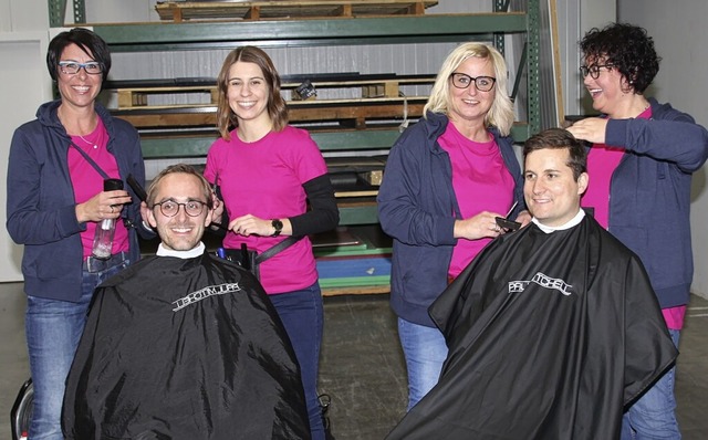 Zuletzt fand die Merdinger Gewerbeauss...Haare fr einen guten Zweck schneiden.  | Foto: Mario Schneberg