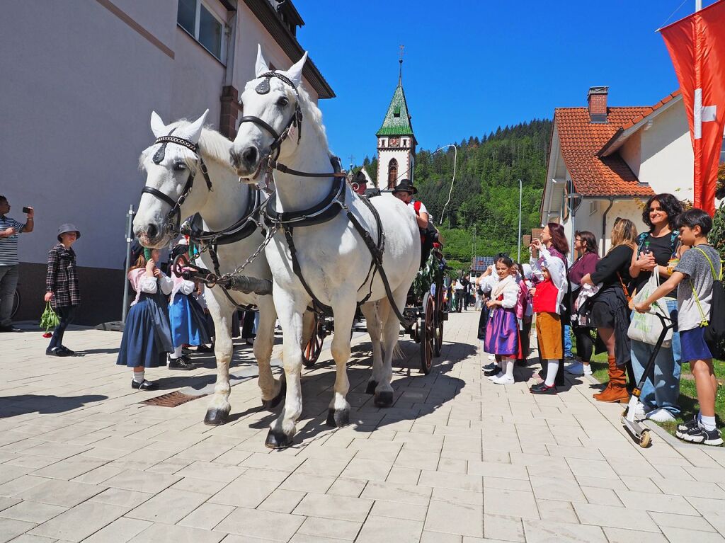 Die „Alte Manne“ kommen per Kutsche.