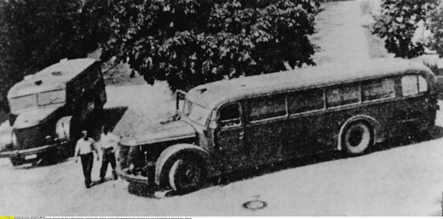 Mit solchen Bussen wurden Behinderte in der NS-Zeit abgeholt.  | Foto: ullstein bild - ullstein bild