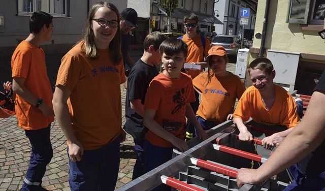 Jugendfeuerwehren aus dem ganzen Landk...acher Jugend beim Magnetkorken-Angeln.  | Foto: Ulrike Jger