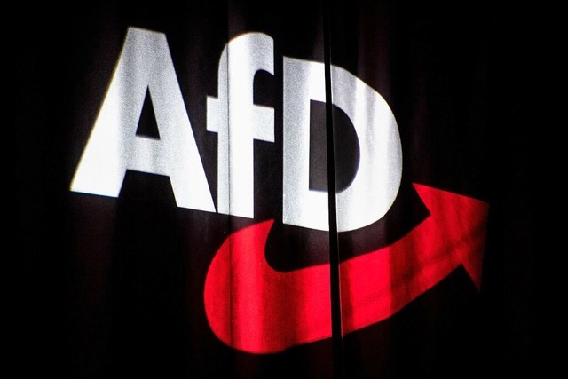 Der Verfassungsschutz darf die AfD wei...ichtendienstlichen Mitteln beobachten.  | Foto: Sina Schuldt (dpa)