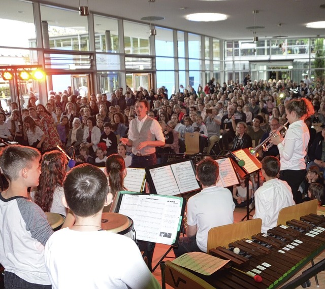 Volles Haus: Der Schulmusikabend an de...groem Andrang in der Aula der Schule.  | Foto: Neunlinden-Schule Ihringen