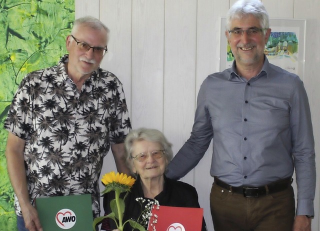 Vorsitzender Michael Thater (rechts) e...der Gudrun Eckert und Erich Milleker.   | Foto: Marianne Bader