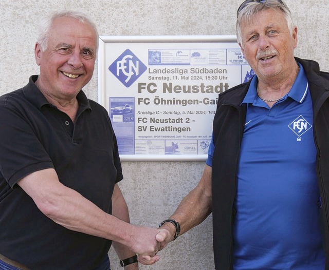 Wechsel beim FC Neustadt: der neue Vor... langjhriger Vorgnger Arnold Lffler  | Foto: Bernd Seger