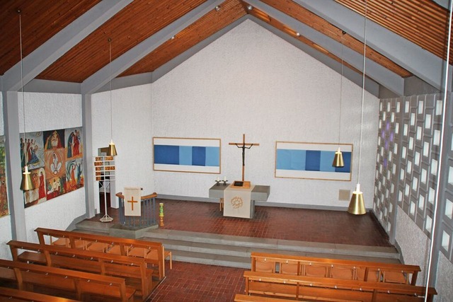 Die Holzdecke verleiht dem Kirchenraum einen warmen Charakter.  | Foto: Rolf Reimann