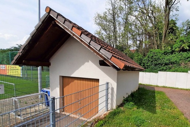 Das &#8222;Lager-Httle&#8220; des Tur...fr eine Brgerbus-Garage in Betracht.  | Foto: Herbert Frey