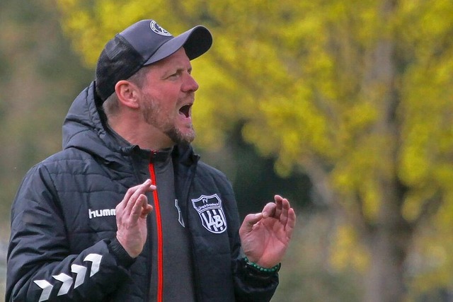 &#8222;Wir mssen am Samstag gewinnen&...sniak, Trainer des FV Lrrach-Brombach  | Foto: Matthias Konzok