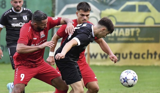 Yil Ibishi (rechts) kann nach seiner S...ffenburg im Saisonfinale untersttzen.  | Foto: Wolfgang Knstle