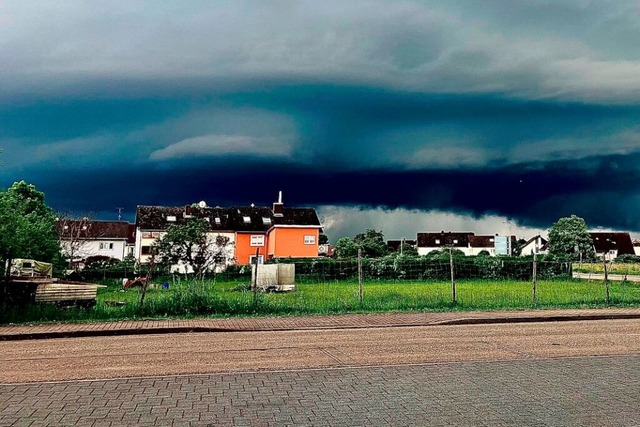 Die Gewitterzelle vom Mittwochabend  b... sorgte so fr einige lokale Unwetter.  | Foto: patrick gutmann